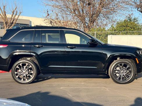 New 2026 Jeep Grand Cherokee Limited image 3