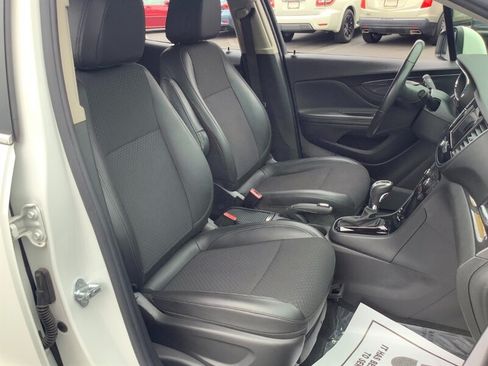 Used 2022 Buick Encore Preferred FWD image 16