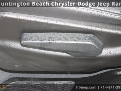 Used 2025 Jeep Grand Cherokee L Altitude image 40