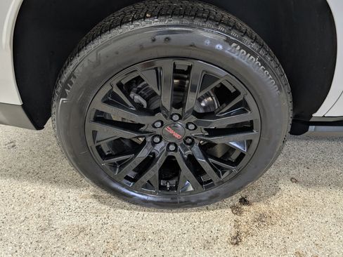 Used 2024 GMC Yukon Denali w/ Max Trailering Package AWD/4WD image 13