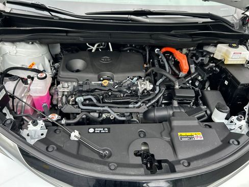 Certified 2025 Toyota Sienna Platinum AWD/4WD image 26