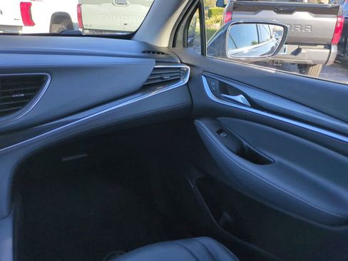 Used 2020 Buick Enclave Essence w/ Sound and Sites Package image 17