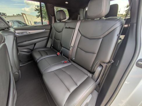Used 2024 Cadillac XT6 Luxury image 10