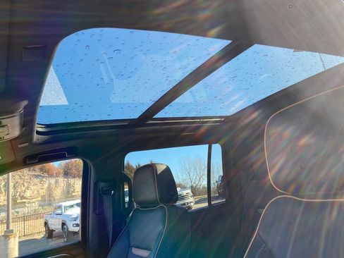 Used 2023 GMC Yukon XL AT4 image 23