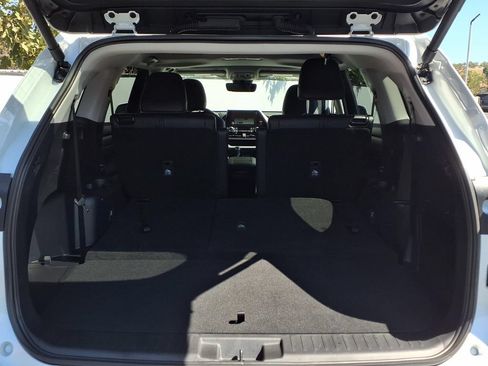 Certified 2026 Toyota Highlander XLE AWD/4WD image 7