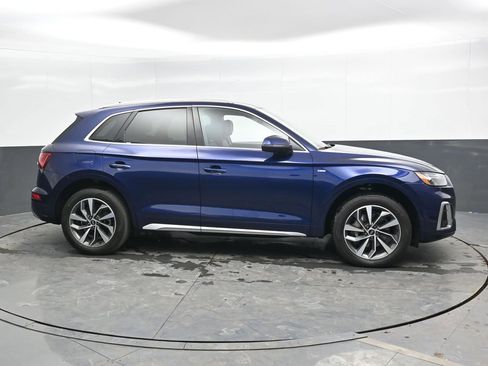 Used 2022 Audi Q5 2.0T Premium w/ Convenience Package image 4