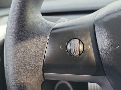 Used 2023 Tesla Model 3 Performance image 7