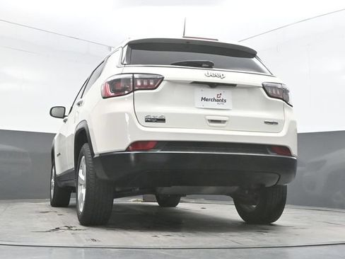 Used 2020 Jeep Compass Latitude w/ Popular Equipment Group AWD/4WD image 39