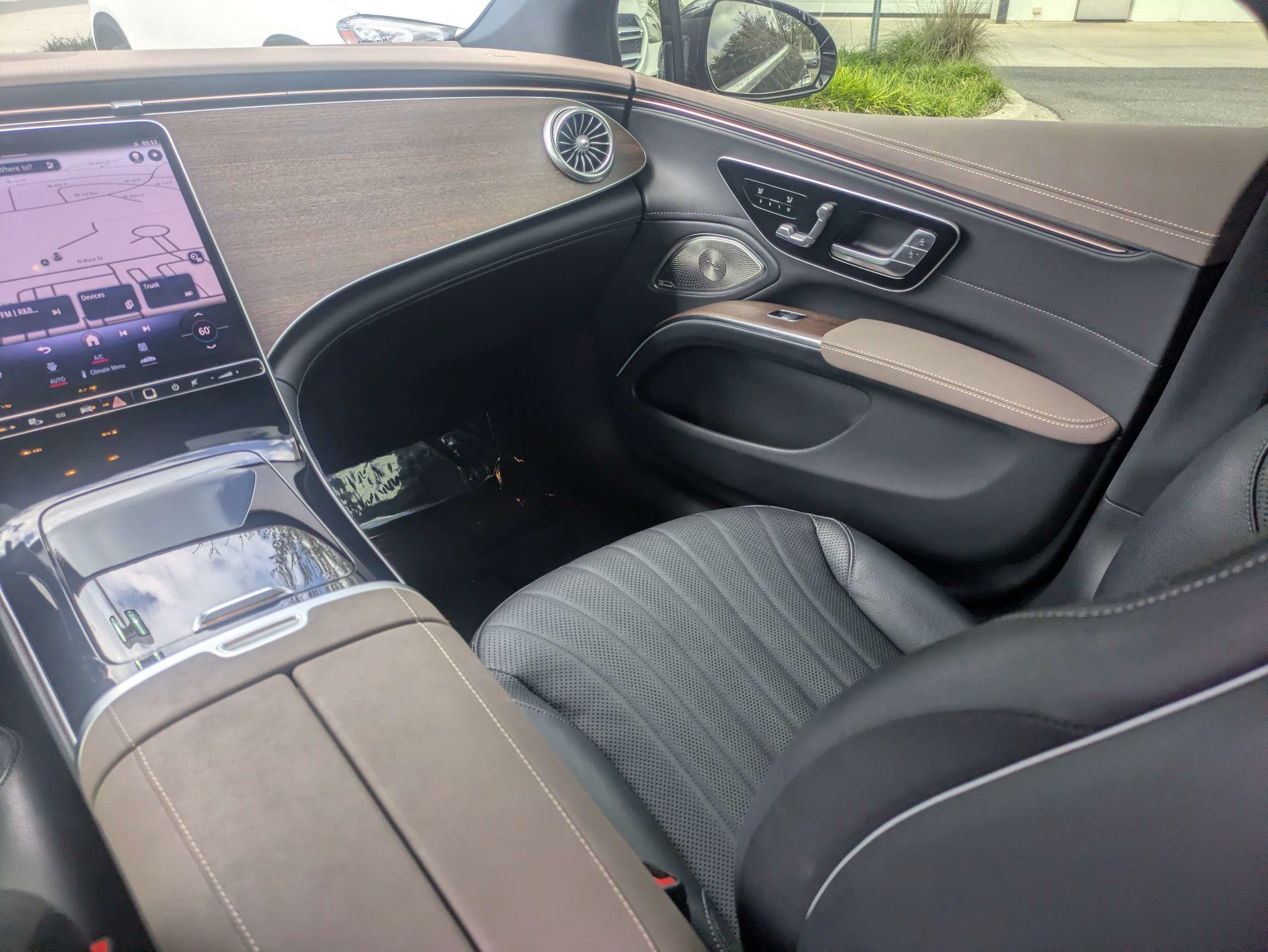 Used 2022 Mercedes-Benz EQS 450+ Sedan image 15