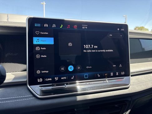 New 2026 Volkswagen Tiguan SE FWD image 21