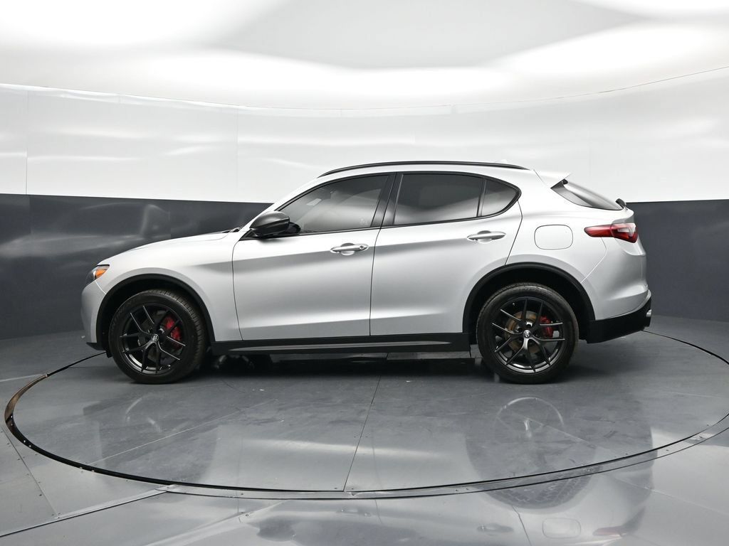 Used 2020 Alfa Romeo Stelvio w/ Nero Edizione RWD image 26