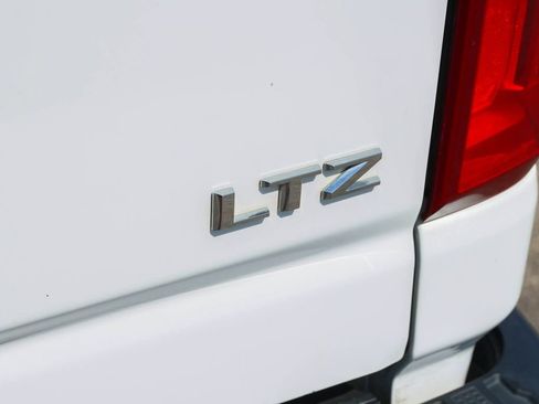 Used 2021 Chevrolet Silverado 2500 LTZ w/ LTZ Convenience Package AWD/4WD image 10
