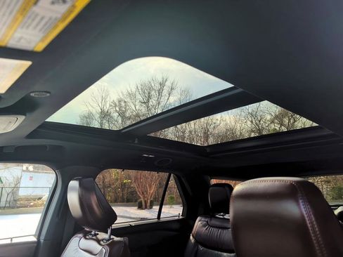 Used 2021 Ford Explorer Platinum w/ Equipment Group 601A image 27