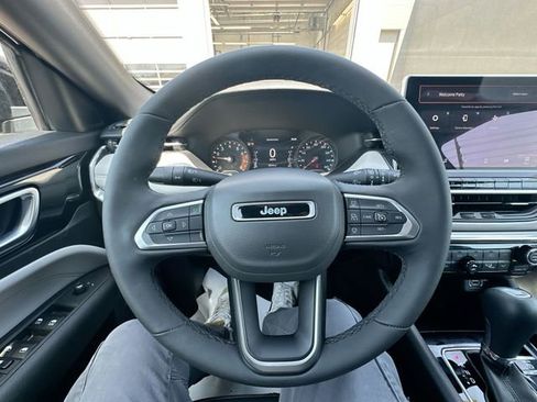 Used 2023 Jeep Compass Limited AWD/4WD image 16