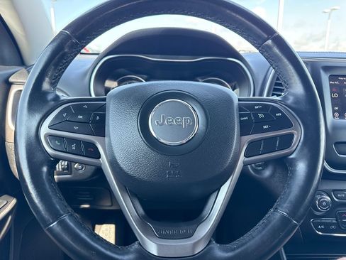 Used 2020 Jeep Cherokee Latitude Plus w/ Cold Weather Group AWD/4WD image 18