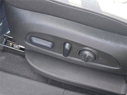 Used 2023 Chevrolet Equinox LT image 27