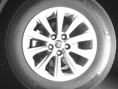 Used 2024 Toyota Grand Highlander FWD image 12