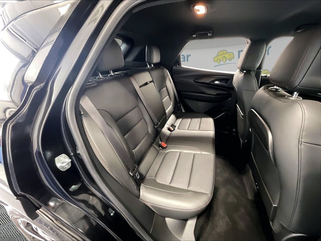 Used 2023 Chevrolet TrailBlazer RS w/ Technology Package FWD image 16