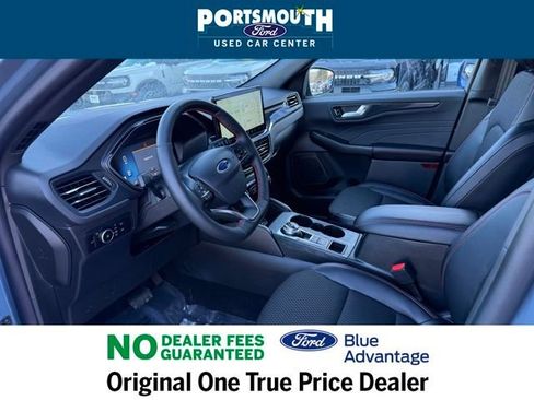 Certified 2025 Ford Escape ST-Line Select w/ Tech Pack #1 image 4