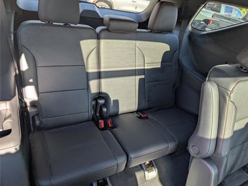 New 2026 Chevrolet Traverse Z71 w/ Driver Confidence Package image 11