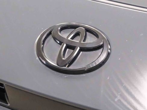 Used 2025 Toyota Camry SE FWD image 13
