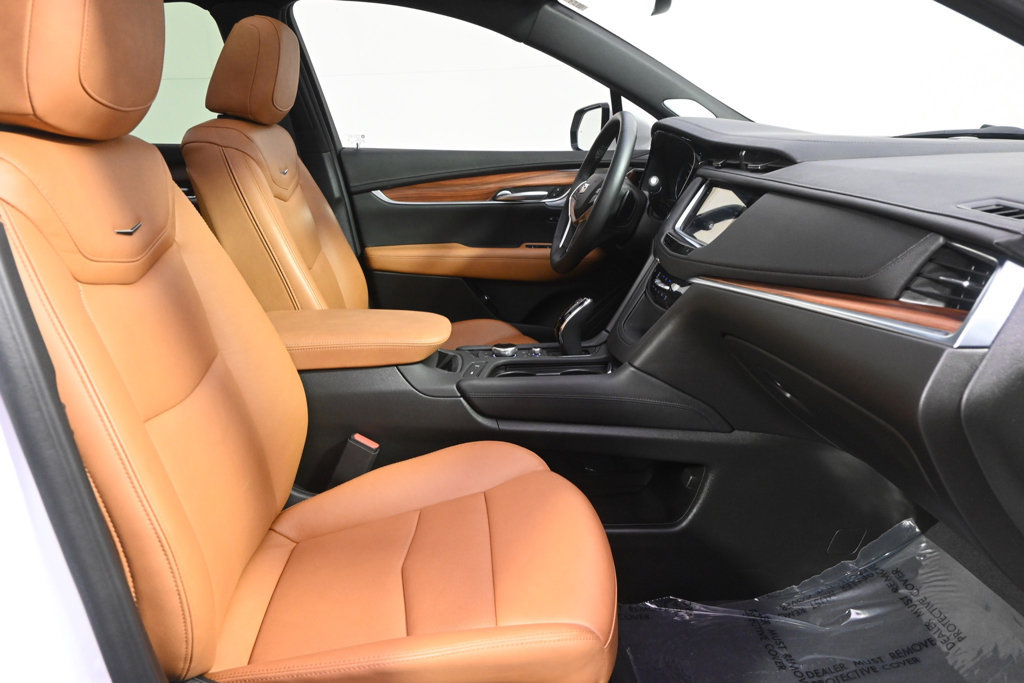 Used 2025 Cadillac XT5 Premium Luxury FWD image 16