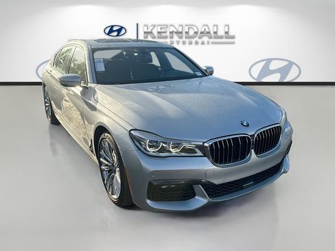 Used 2019 BMW 750i w/ M Sport Package image 1