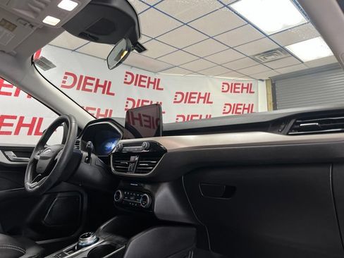 Used 2021 Ford Escape SEL w/ Technology Package AWD/4WD image 15