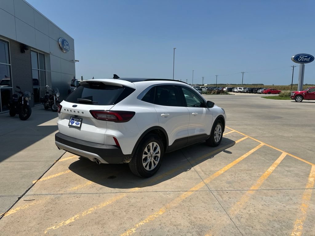 Used 2024 Ford Escape Active w/ Tech Pack #1 AWD/4WD image 7