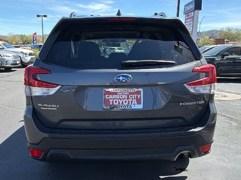 Used 2022 Subaru Forester Premium AWD/4WD image 4
