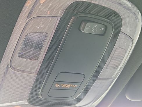 Certified 2025 Hyundai Elantra Sport image 18