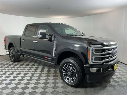 Used 2023 Ford F350 Platinum w/ FX4 Off-Road Package AWD/4WD image 3