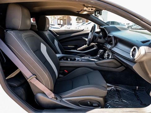 Used 2016 Chevrolet Camaro SS image 31