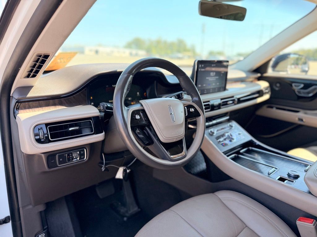 Used 2020 Lincoln Aviator Reserve w/ Equipment Group 201A AWD/4WD image 9