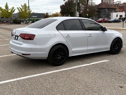 Used 2017 Volkswagen Jetta S image 33