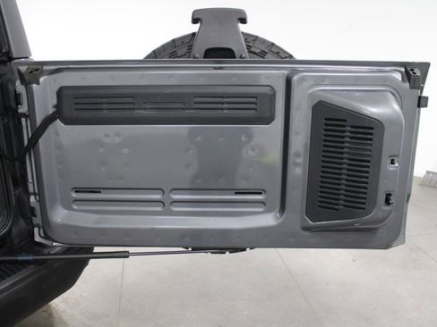 Used 2024 Ford Bronco Black Diamond image 19