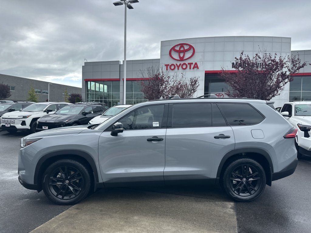 Certified 2025 Toyota Grand Highlander AWD Hybrid image 2