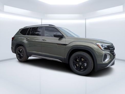 New 2026 Volkswagen Atlas Peak Edition image 1