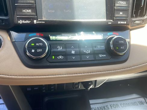 Used 2018 Toyota RAV4 XLE AWD/4WD image 19
