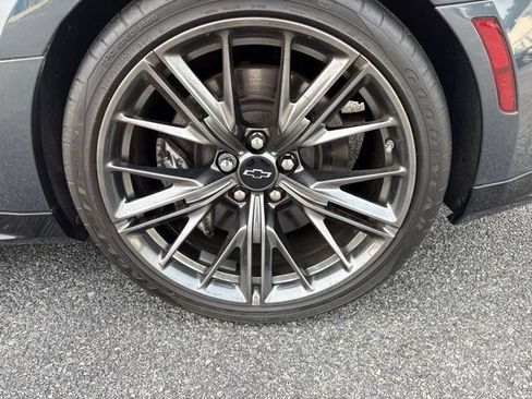 Used 2020 Chevrolet Camaro ZL1 RWD image 12