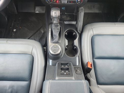 Used 2024 Ford Bronco Outer Banks image 19