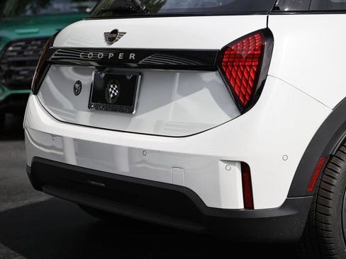 New 2026 MINI Cooper 4-Door Hardtop FWD image 9