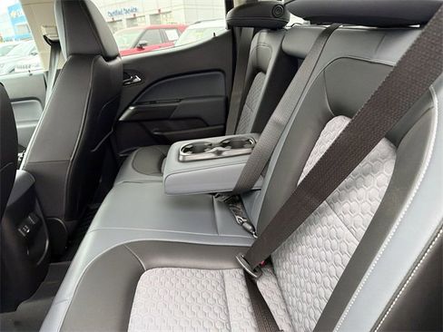 Used 2022 Chevrolet Colorado Z71 w/ Z71 Midnight Edition image 13