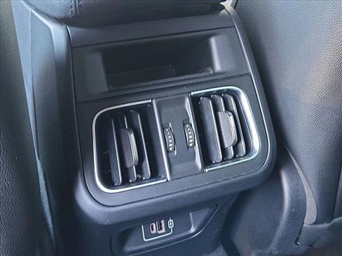 Used 2024 Maserati Grecale GT image 17