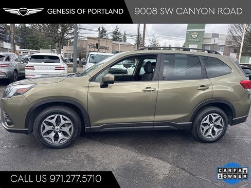 Used 2022 Subaru Forester Premium image 4