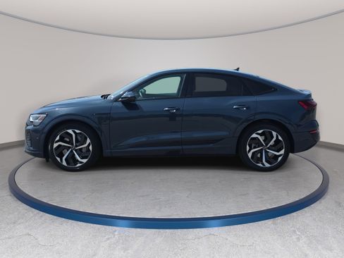 Used 2024 Audi Q8 e-tron Prestige w/ Prestige Package image 7