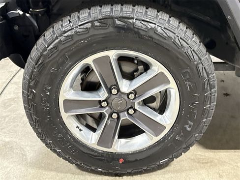 Used 2019 Jeep Wrangler Unlimited Sahara image 26