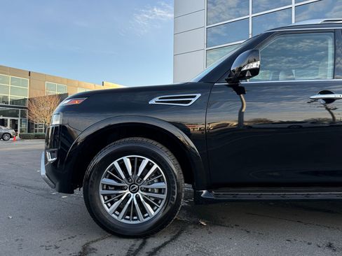 Used 2024 Nissan Armada SL w/ Captain's Chairs Package image 10