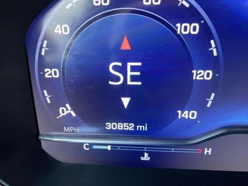 Used 2022 Chevrolet Silverado 1500 LT image 26