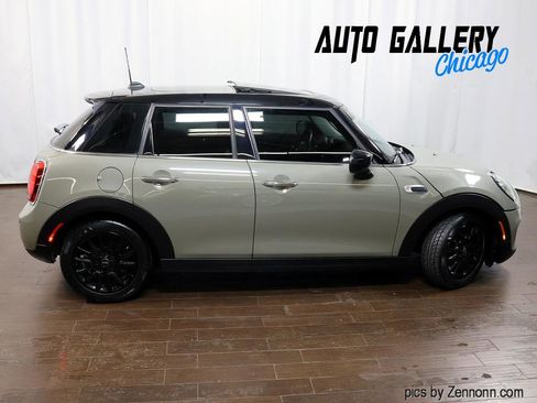 Used 2020 MINI Cooper 4-Door Hardtop w/ Storage Package FWD image 6